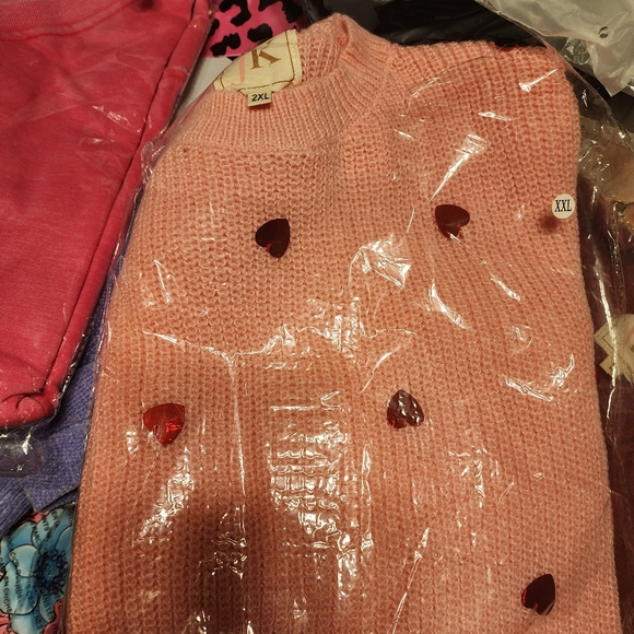 Pink Heart Sweater - Picture 4 of 4